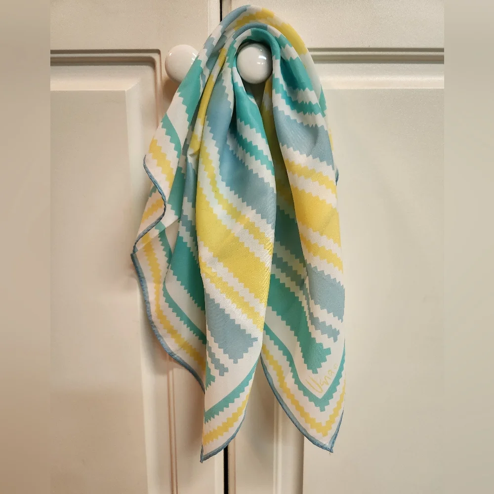 Vera Neumann Zig-Zag Striped Neck Scarf